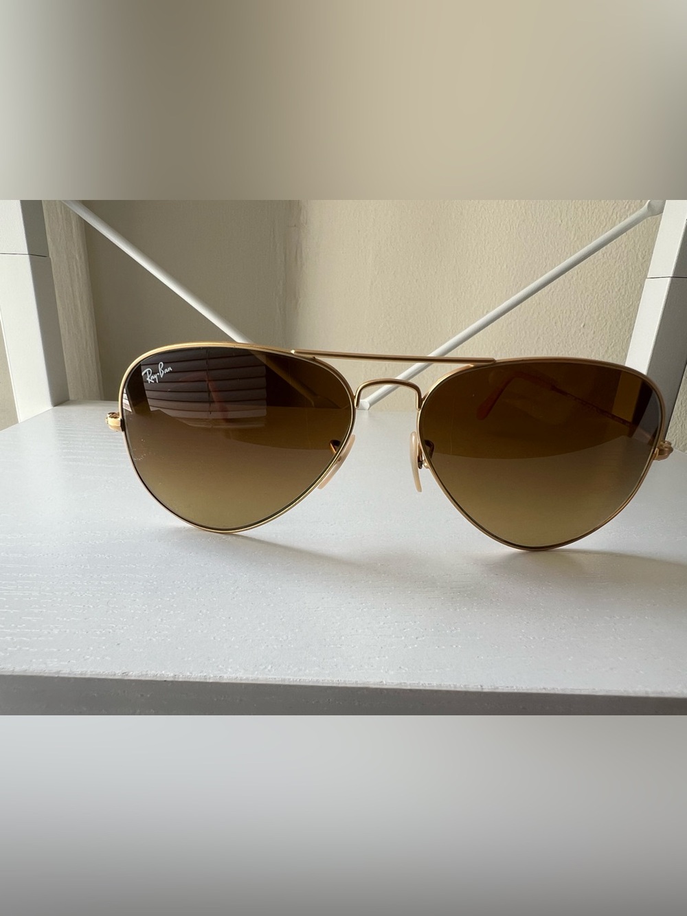 Ray-Ban Gold Frame Sunglasses with Brown Gradient Lenses (men or women)